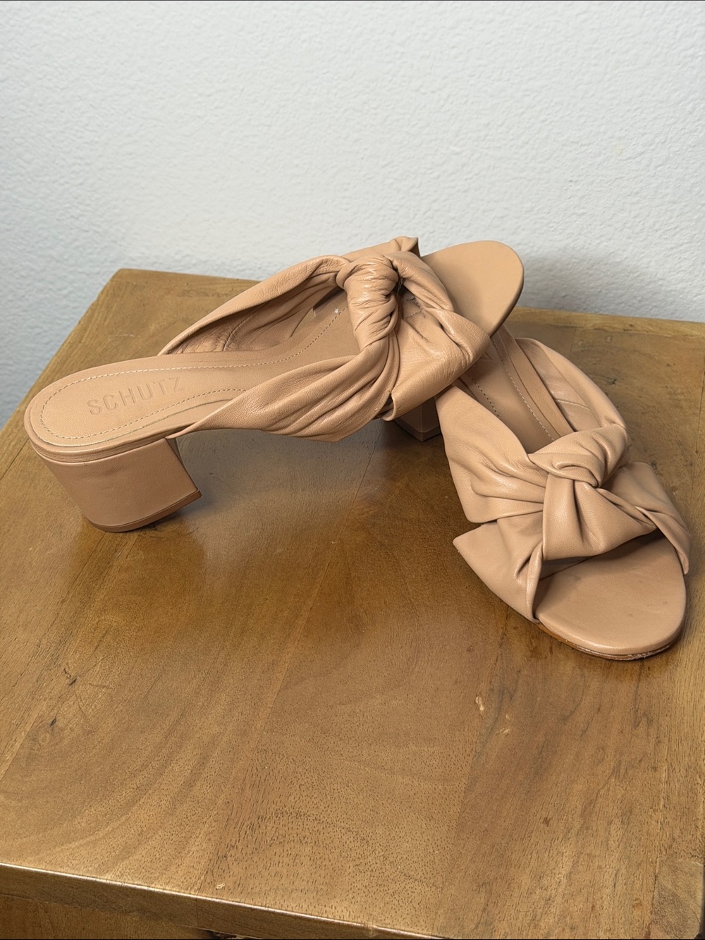 SCHUTZ Nude low heel leather sandal sz 7.5